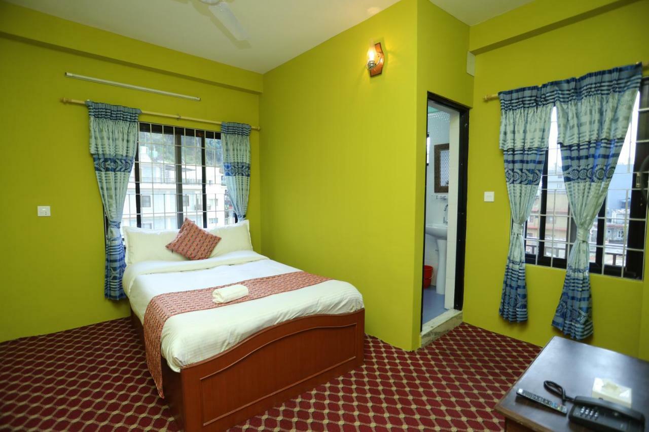 Hotel Blue Magnet Pokhara Zewnętrze zdjęcie