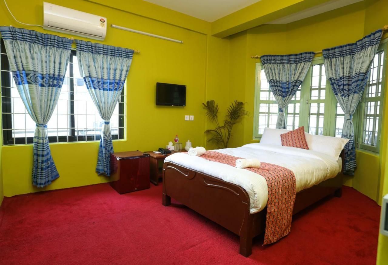 Hotel Blue Magnet Pokhara Zewnętrze zdjęcie