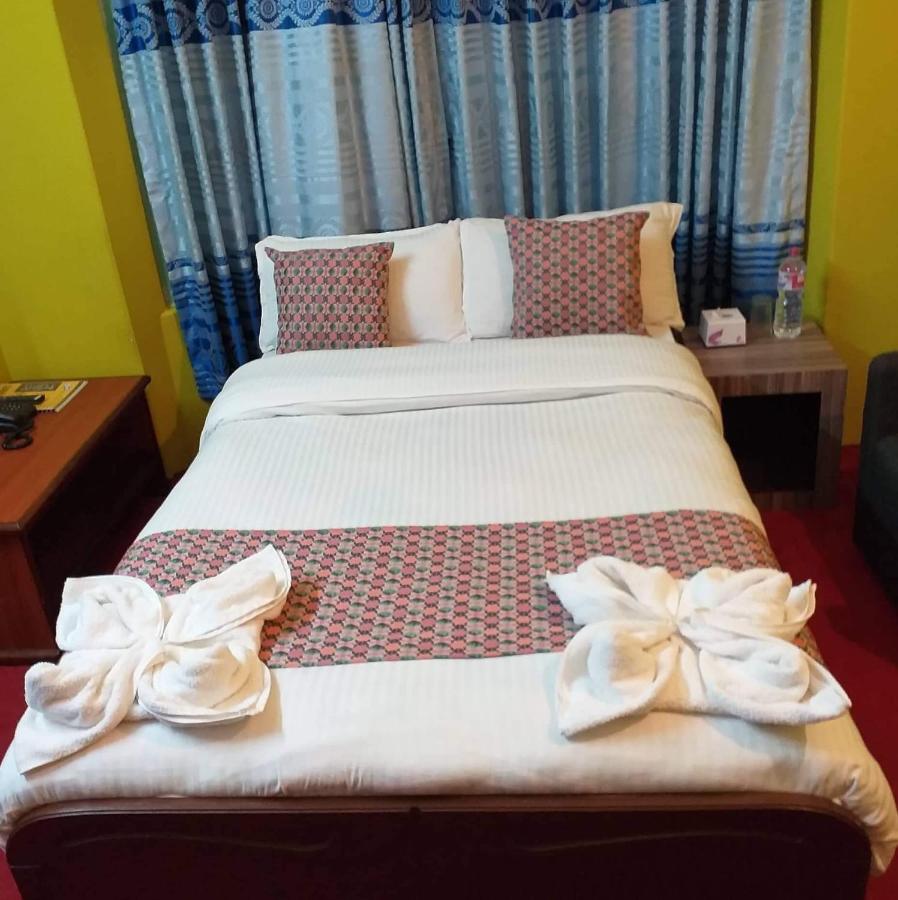 Hotel Blue Magnet Pokhara Zewnętrze zdjęcie